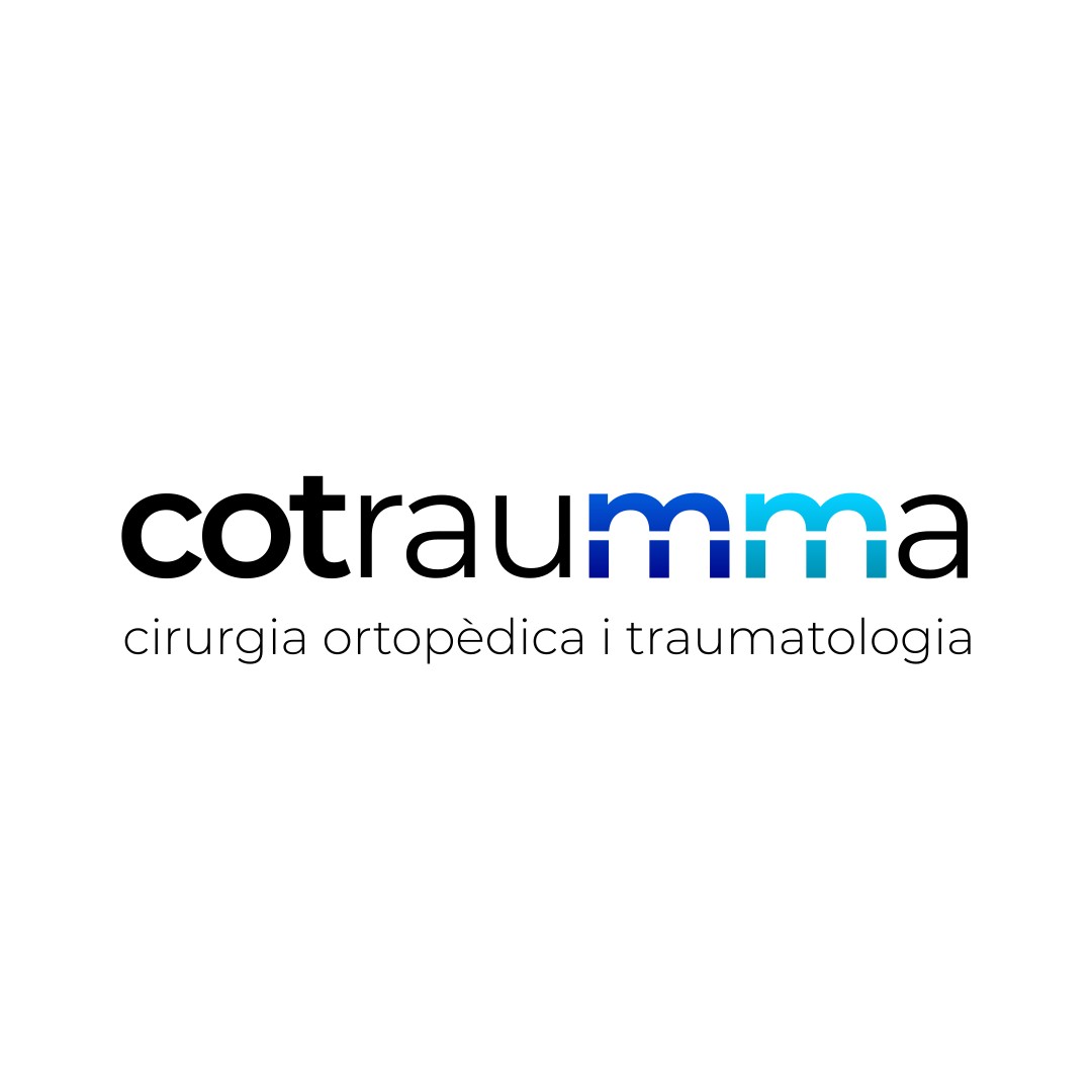 Logotip de Cotraumma, cirurgia ortopèdica i traumatologia, amb «cot» en negreta i les dues «m» en degradat blau